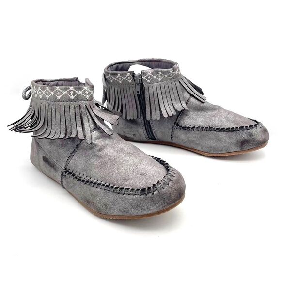 Hanna Andersson Other - Hanna Andersson Erika Moccasin Fringed Zip Bootie Silver Metallic Girls Size 4